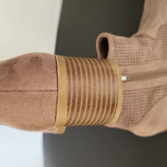 City classified tan size10 booties women's Perforated Ankle Boots suede zipper - Picture 10 of 12